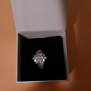 1/10 ct diamond cluster